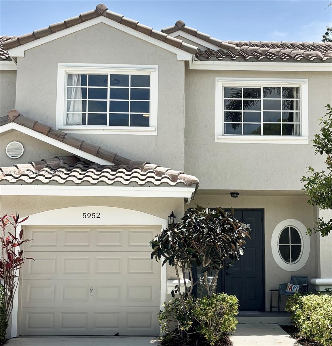 SAWGRASS EXCHANGE PLAT - Residential Lease