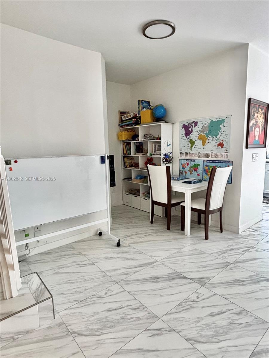 SAWGRASS EXCHANGE PLAT - Residential Lease