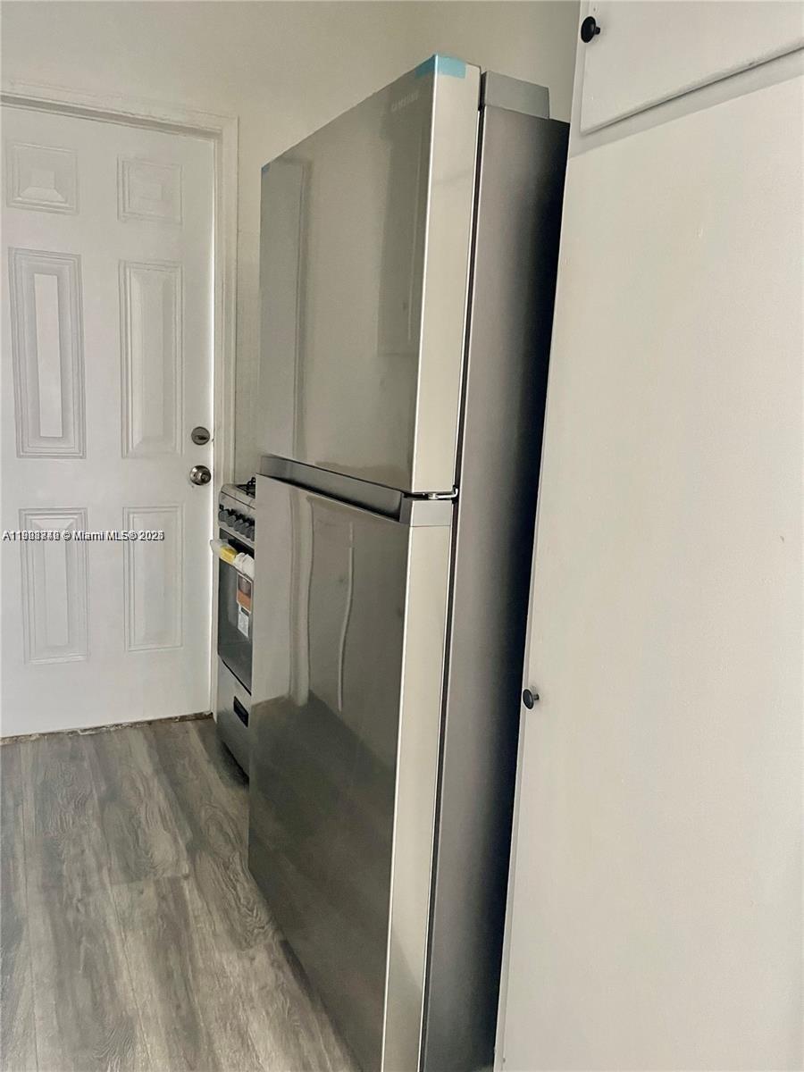 BISCAYNE BCH SUB - Residential Lease