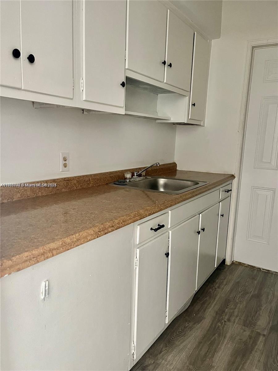 BISCAYNE BCH SUB - Residential Lease