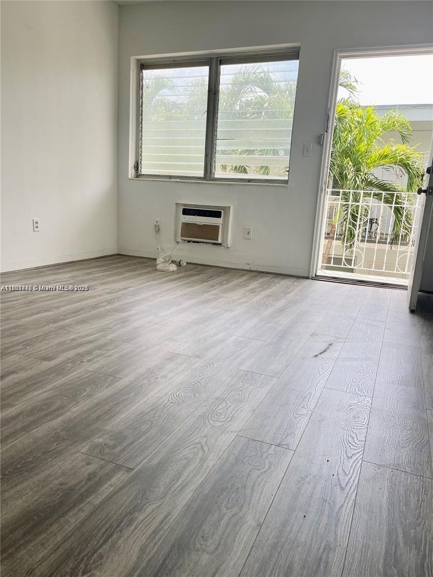 MIAMI BEACH LIVING! BEAUTIFUL 1 BED / 1 BATH UNIT IN MIAMI BEACH! RFESHLY PAINTED. SPACIOUS LAYOUT AND A VERY BRIGHT UNIT. LOCATED IN A QUIET STREET IN THE BEST LOCATION! WALKING DISTANCE FROM THE BEACH, 5-7 MINUTES DRIVE FROM BAL HARBOUR SHOPS AND RESTAURANTS. EASY TO SHOW, CALL OR TEXT NOW.