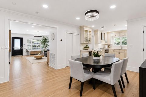 Tiny photo for 1505 Robbia Ave, Coral Gables, FL 33146 (MLS # A12024889)