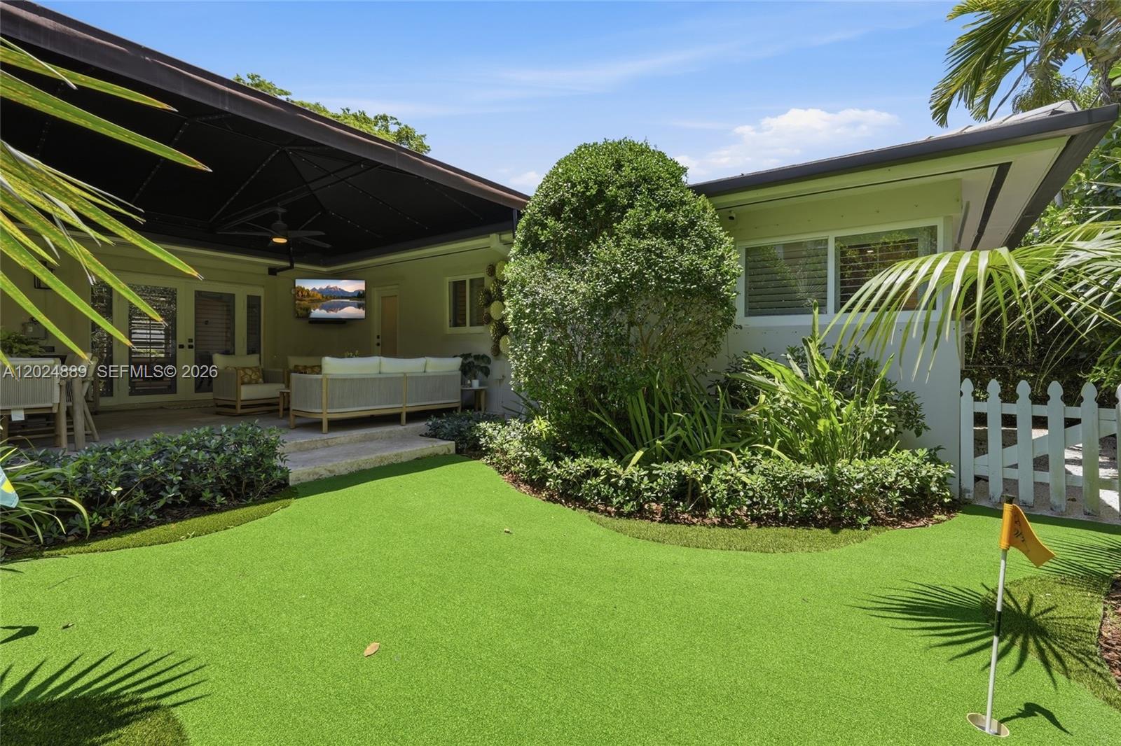 CORAL GABLES RIVIERA SEC - Residential
