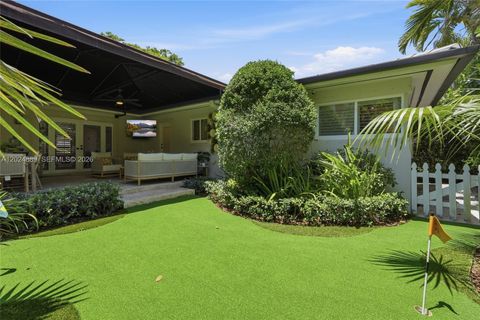 Tiny photo for 1505 Robbia Ave, Coral Gables, FL 33146 (MLS # A12024889)