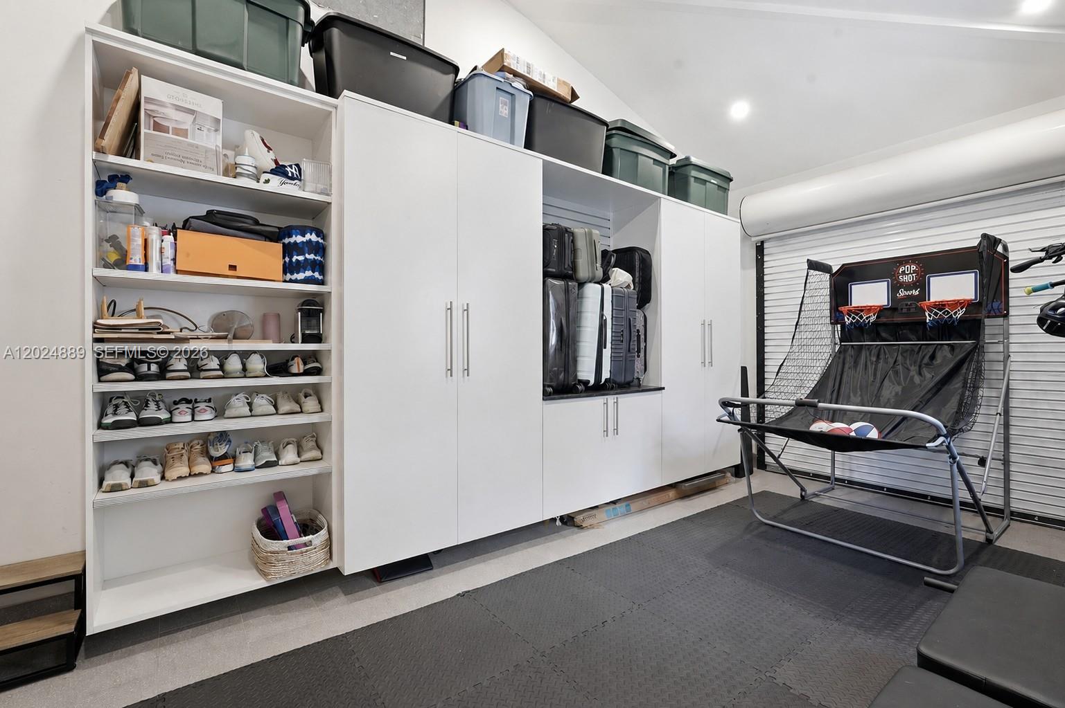 CORAL GABLES RIVIERA SEC - Residential
