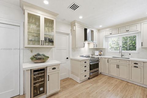 Tiny photo for 1505 Robbia Ave, Coral Gables, FL 33146 (MLS # A12024889)