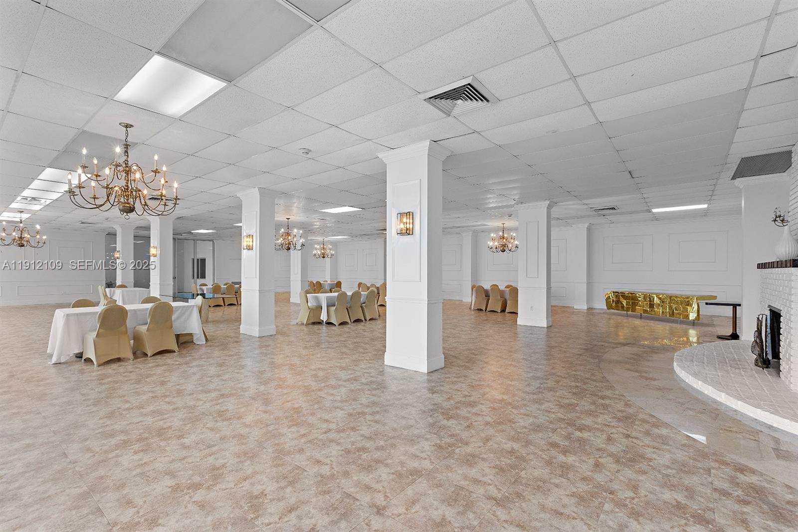 BURLEIGH HOUSE CONDO - Residential