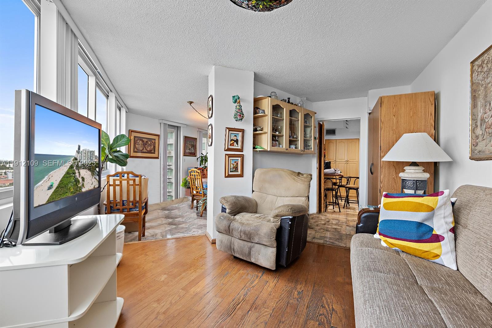 BURLEIGH HOUSE CONDO - Residential