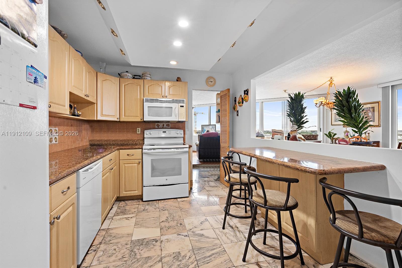 BURLEIGH HOUSE CONDO - Residential