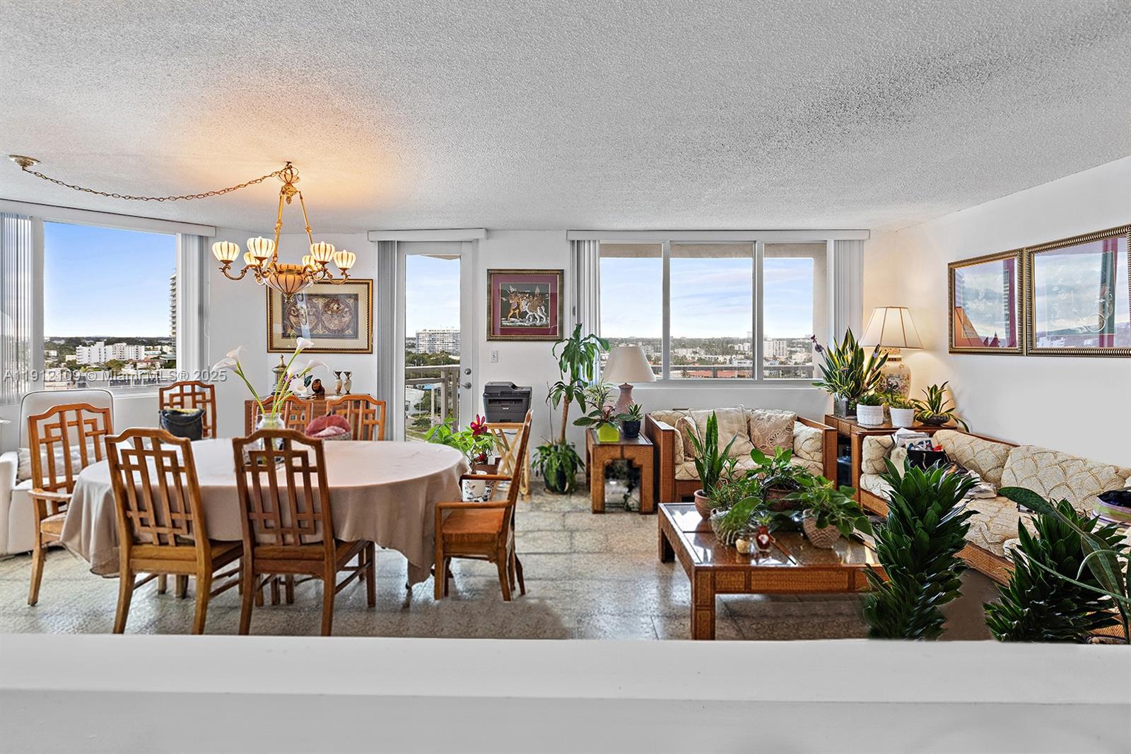 BURLEIGH HOUSE CONDO - Residential