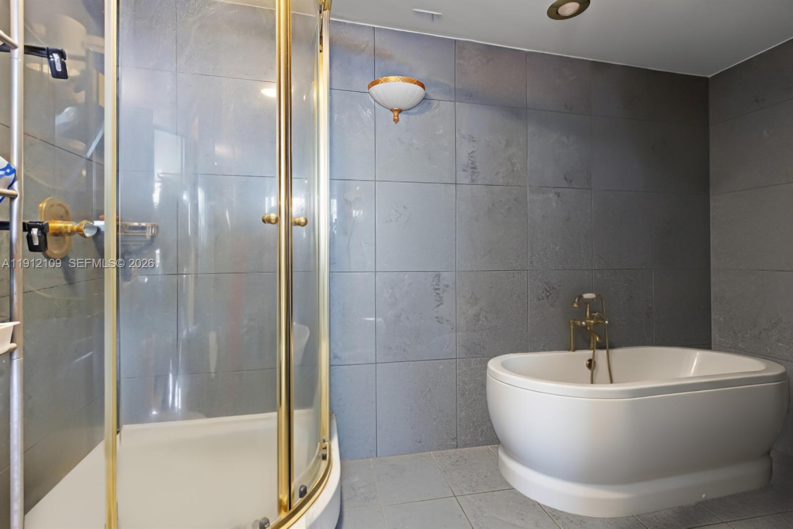 BURLEIGH HOUSE CONDO - Residential