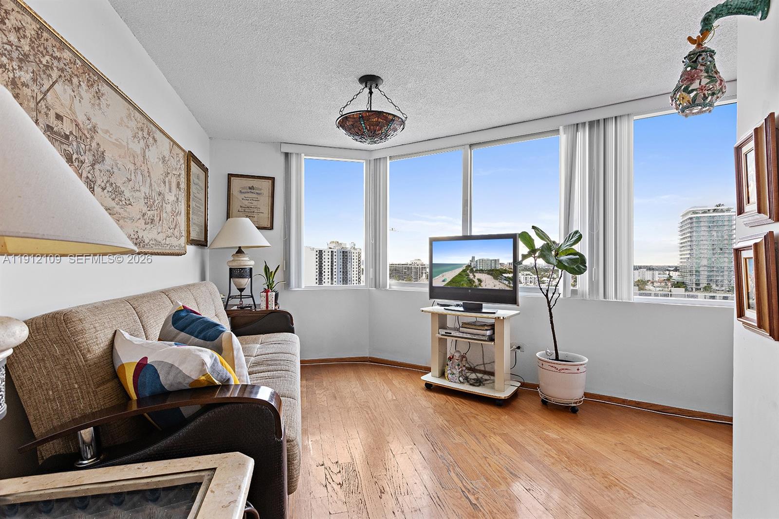 BURLEIGH HOUSE CONDO - Residential