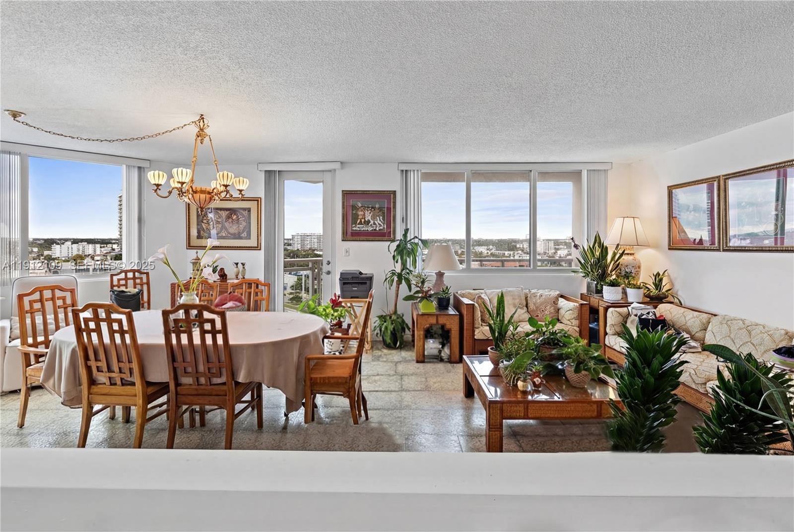 7135 Collins Ave 1425