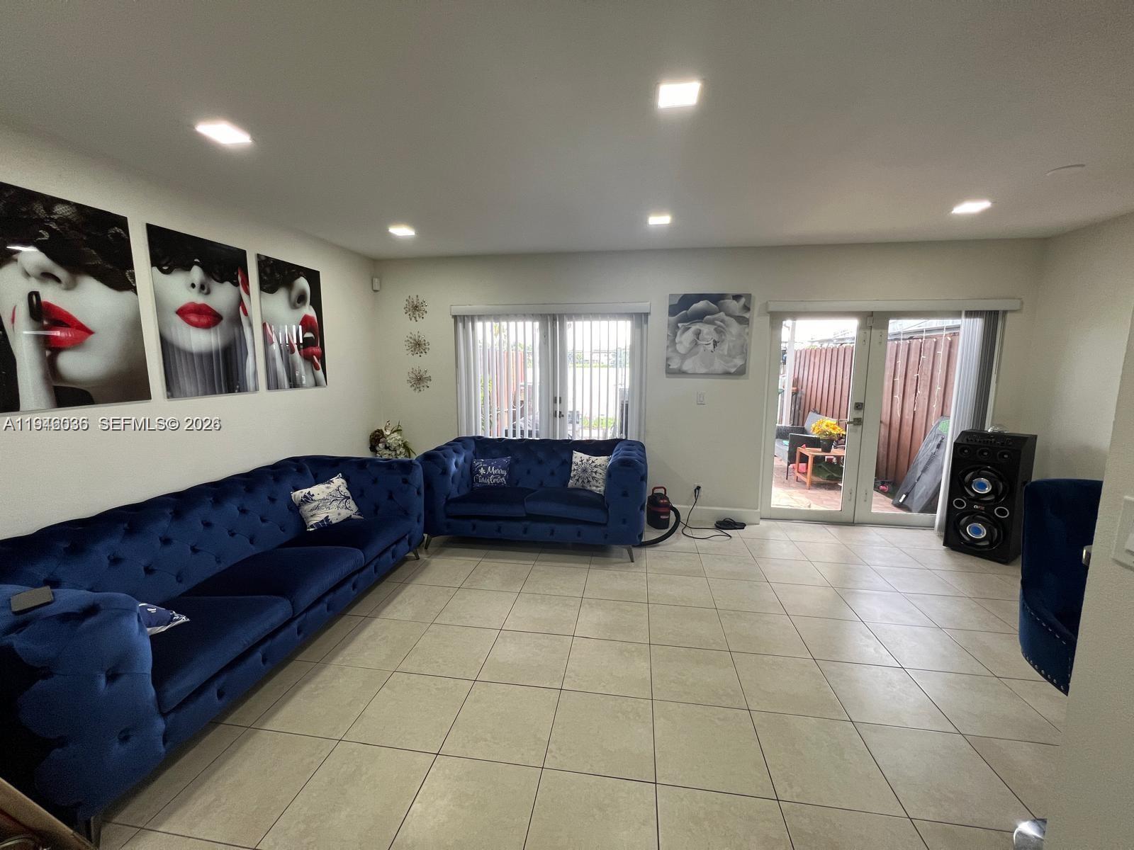 WEITZER SERENA LAKES TOWN - Residential