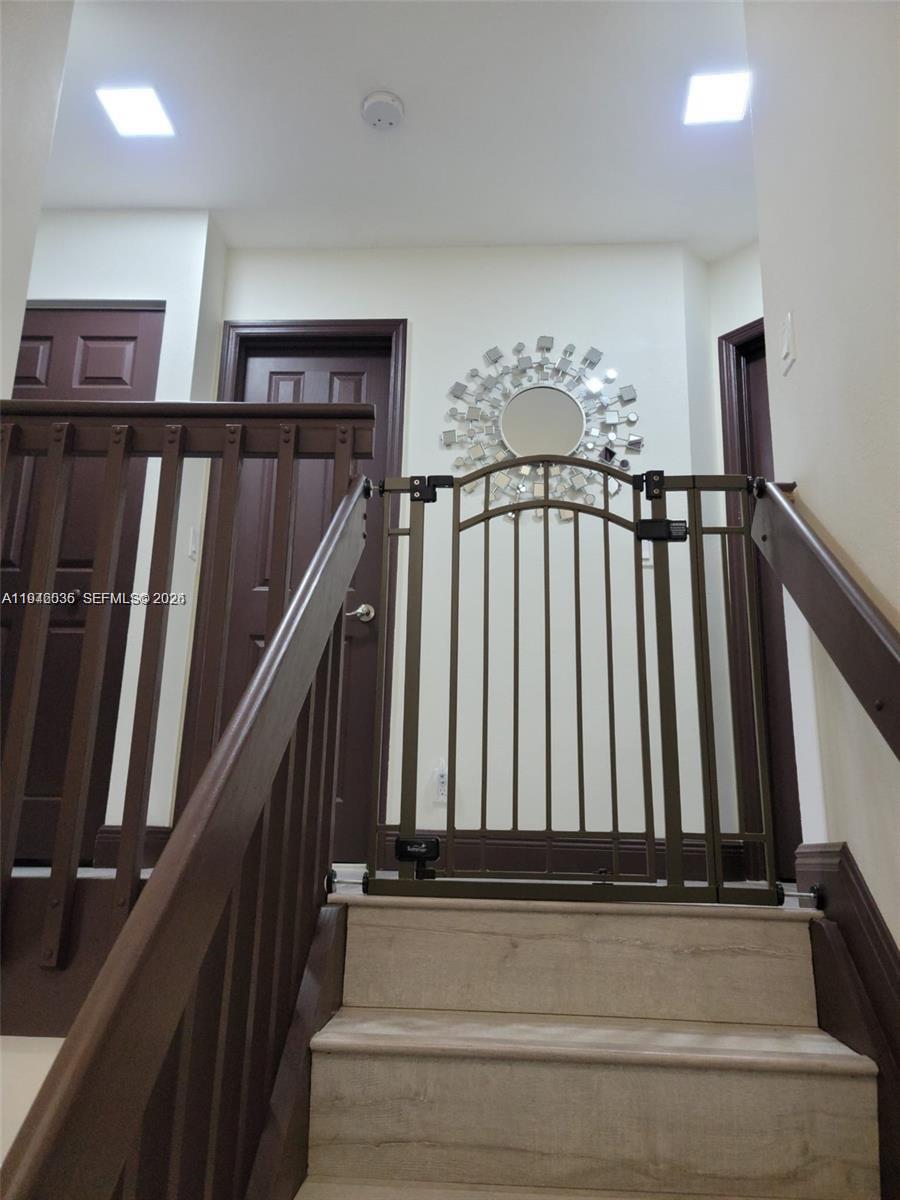 WEITZER SERENA LAKES TOWN - Residential