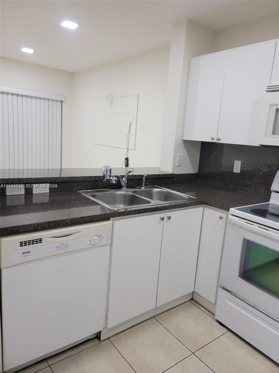 WEITZER SERENA LAKES TOWN - Residential