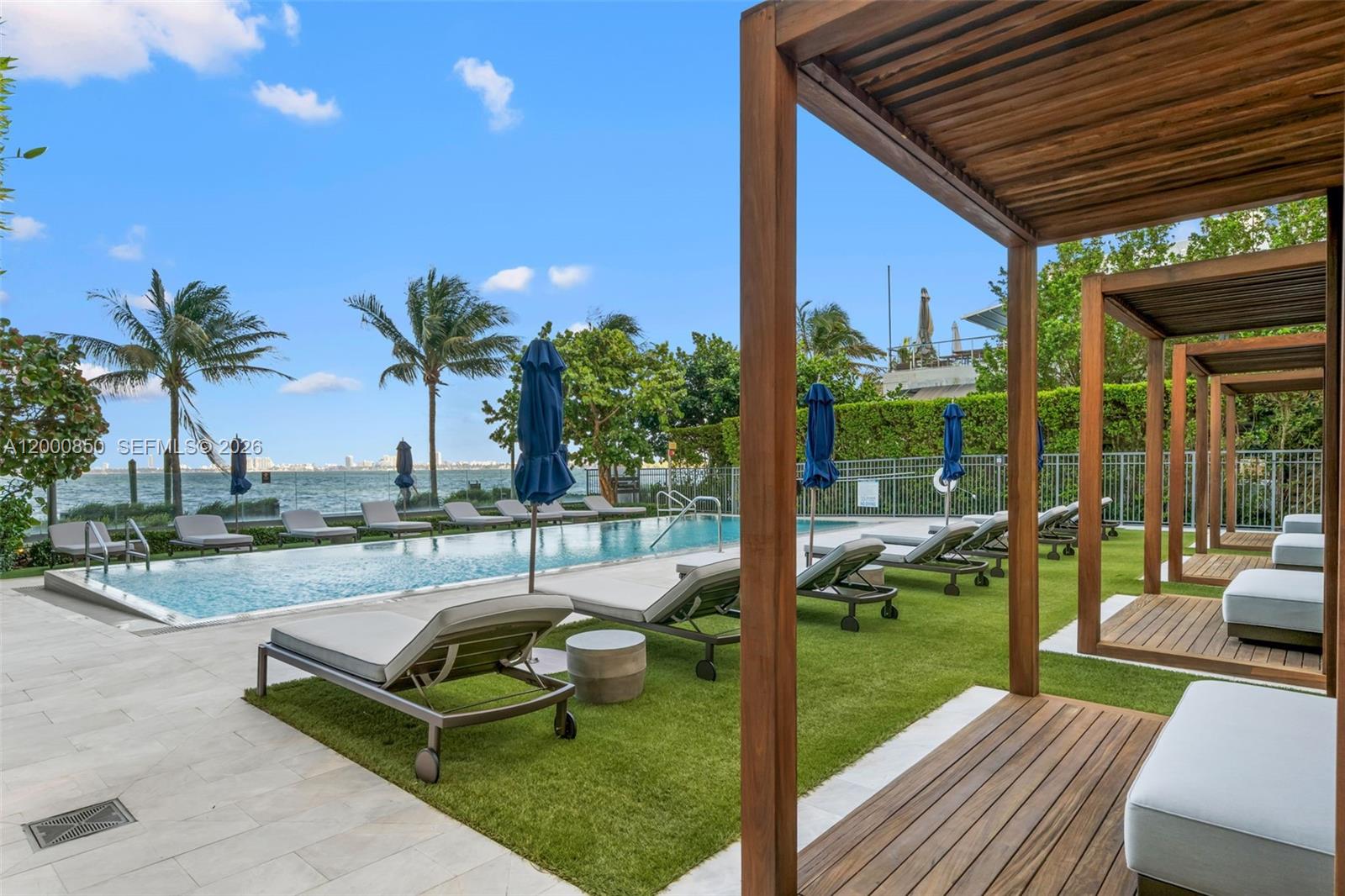 ONE PARAISO CONDO - Residential