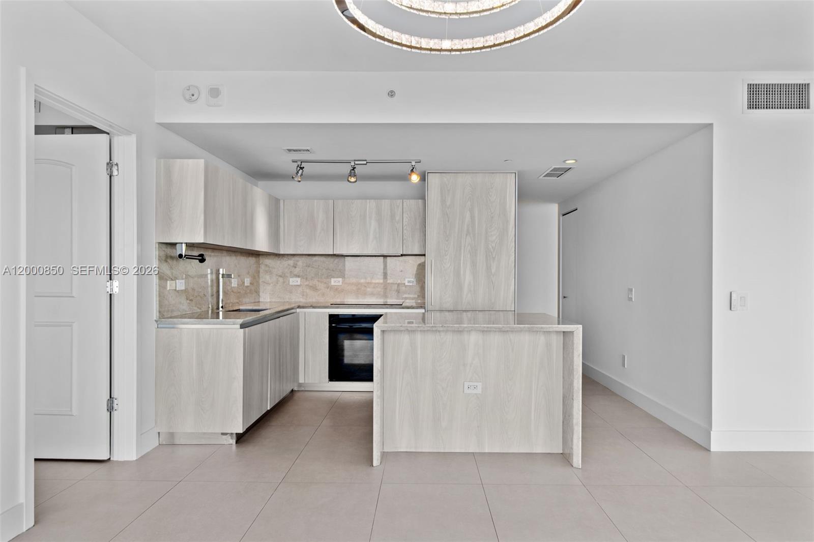 ONE PARAISO CONDO - Residential