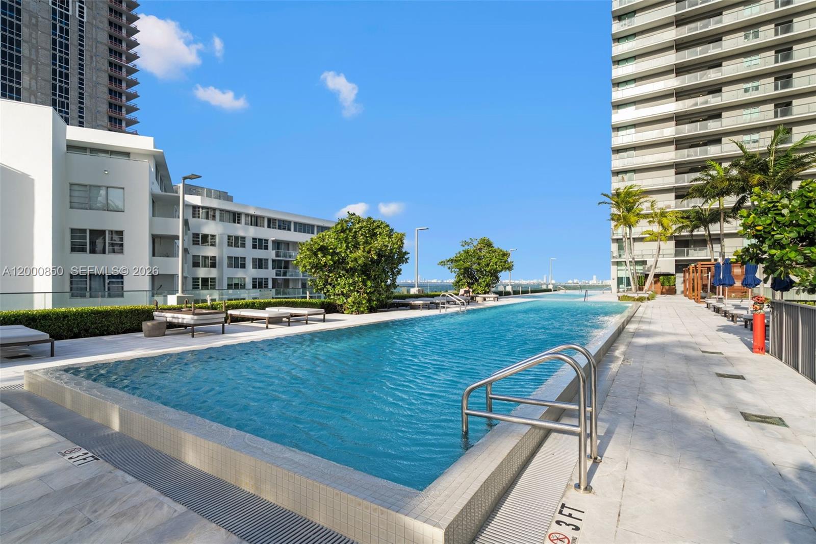 ONE PARAISO CONDO - Residential