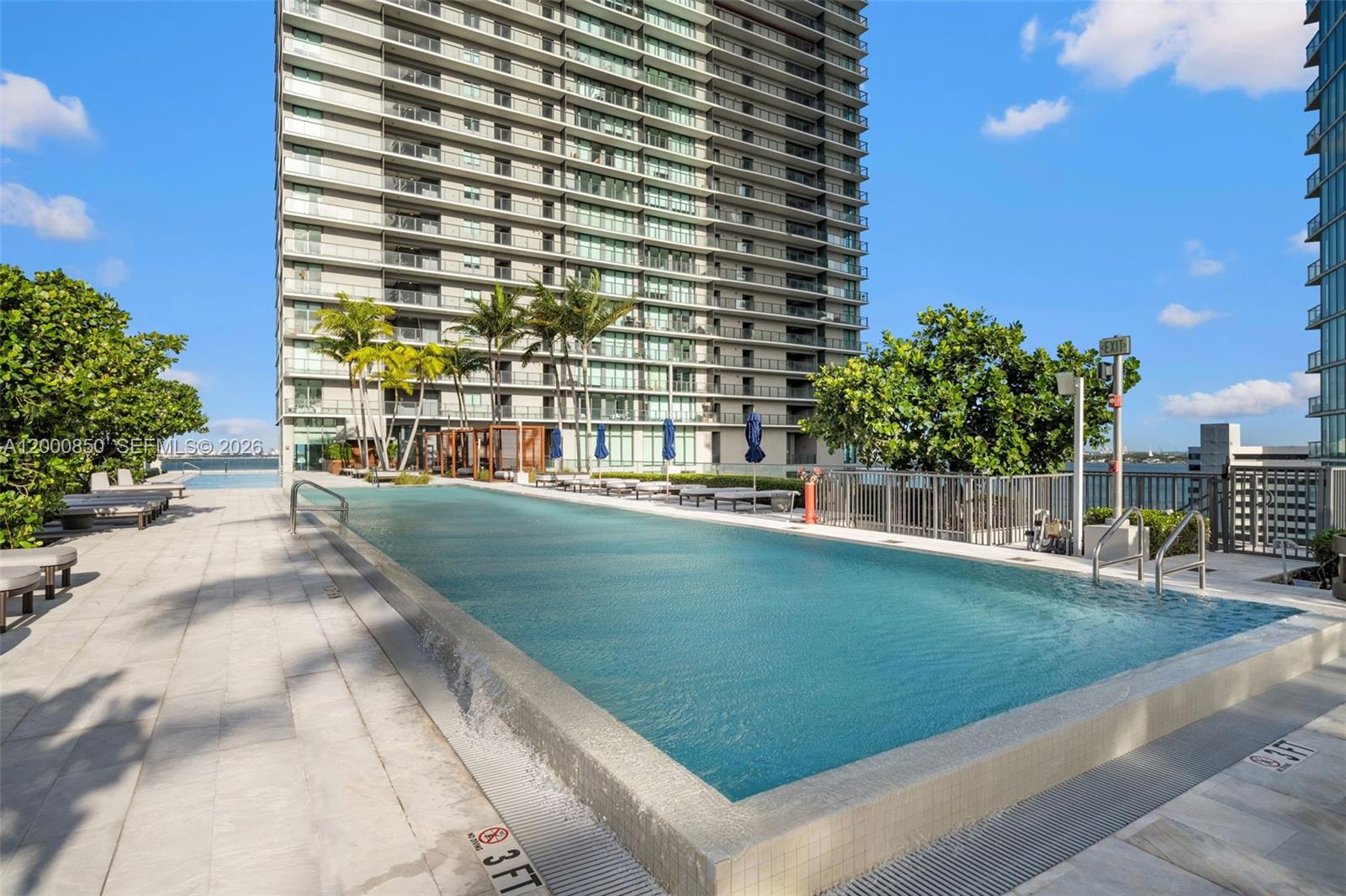 ONE PARAISO CONDO - Residential