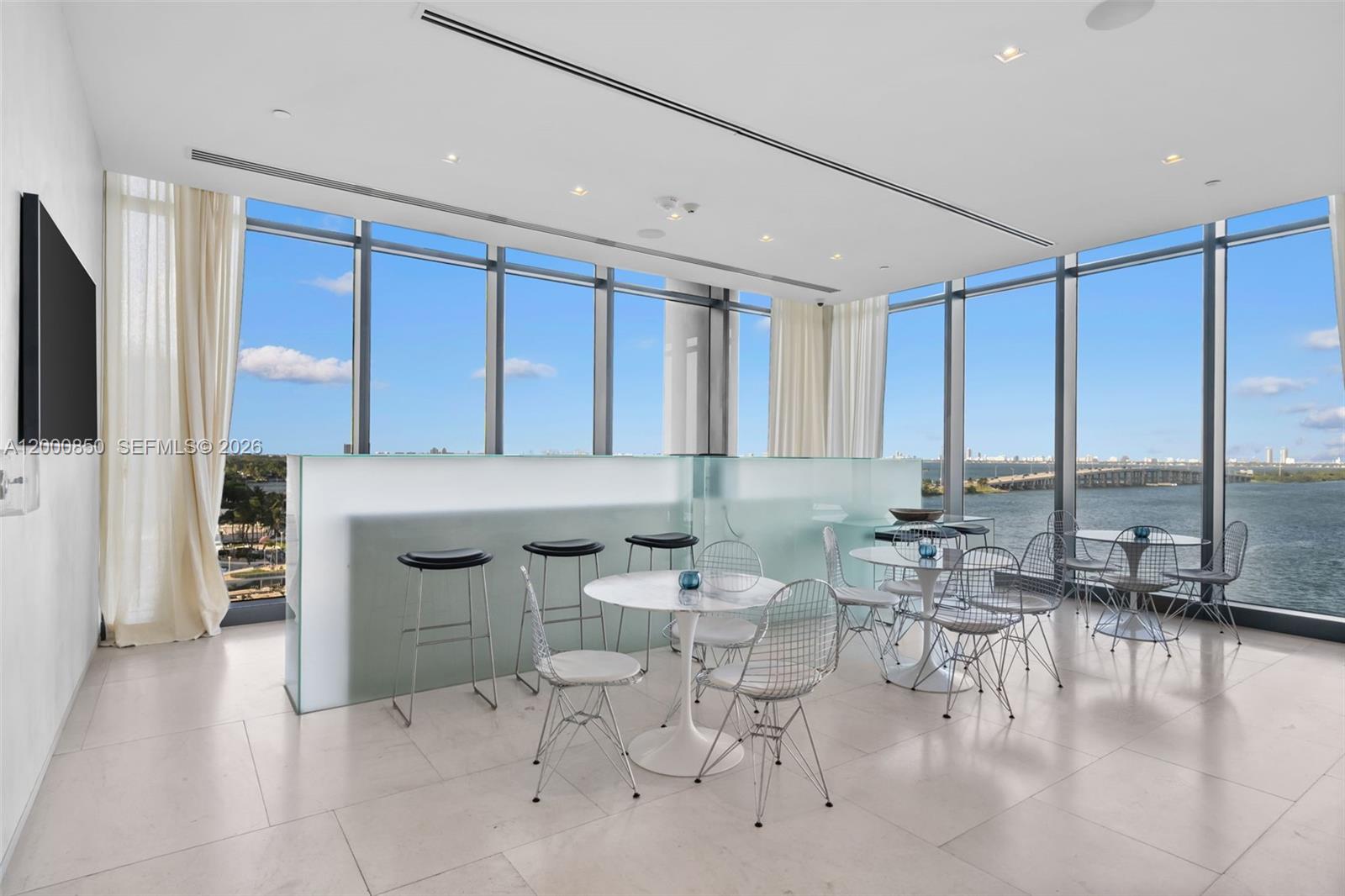 ONE PARAISO CONDO - Residential