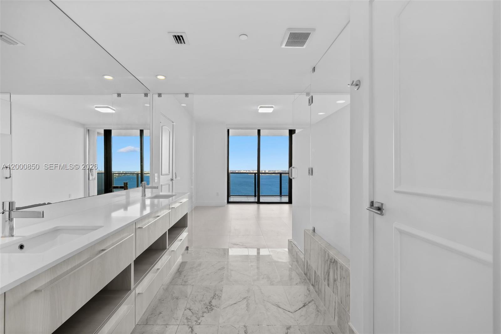 ONE PARAISO CONDO - Residential