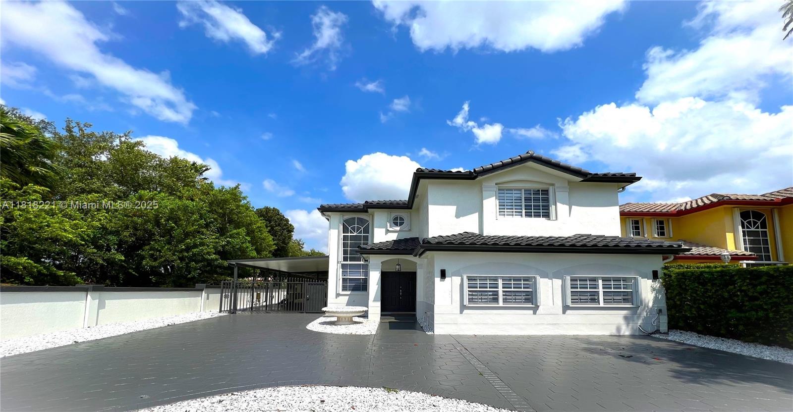Elegant Corner Lot House 5 bedrooms, 4 bathrooms with Pool/Jacuzzi Spa, (1/1 Separate private entrance in-law suite), Quartz Modern Kitchen, New Cabinetry, Remodeled Modern bathrooms, According Shutters, Newer AC, New Modern Ceiling Fans, Stainless Steel Appliances, New LED Lighting inside/outside, Large Carport, Lots of parking ! Dining Room, Family room, Walking Distance to schools, Shopping Centers, close to Hospitals. NO ASSOCIATION
