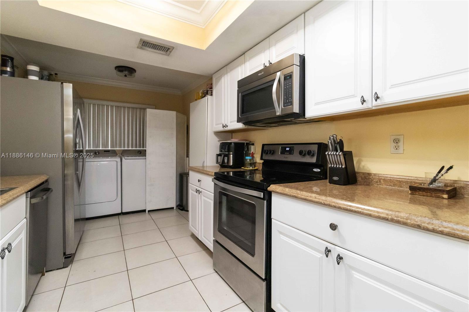 MAINLANDS OF TAMARAC LAKE - Residential Lease