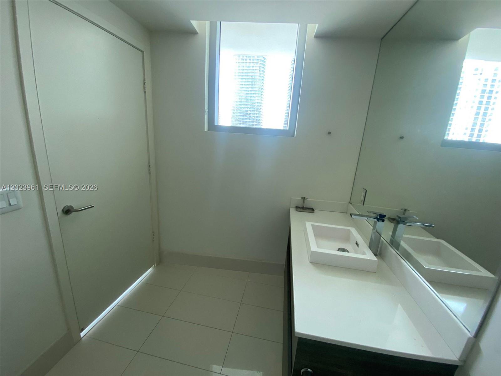1100 MILLECENTO RESIDENCE - Residential Lease