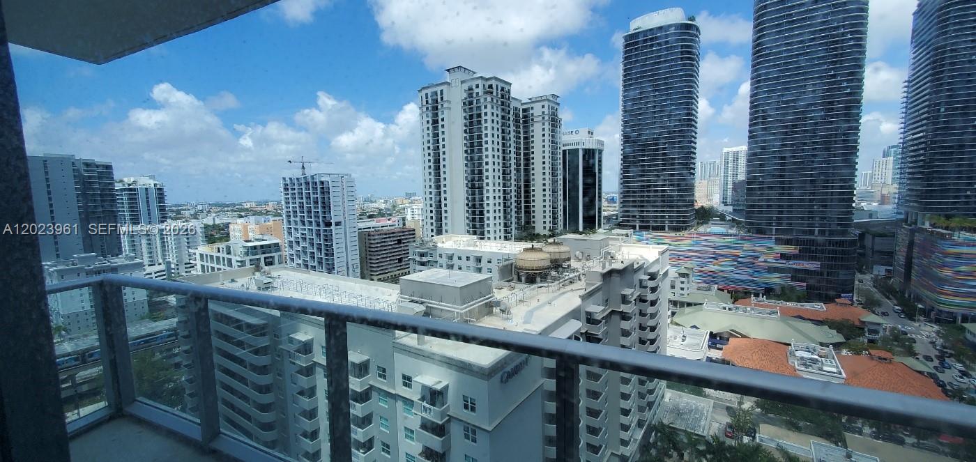 1100 MILLECENTO RESIDENCE - Residential Lease