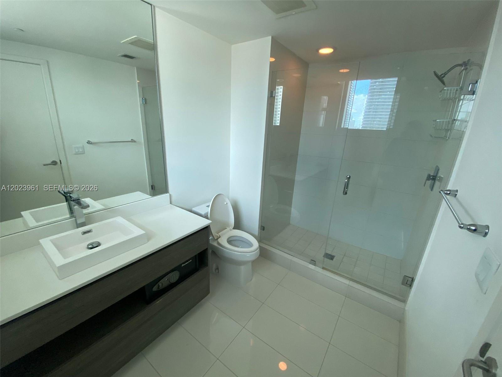 1100 MILLECENTO RESIDENCE - Residential Lease