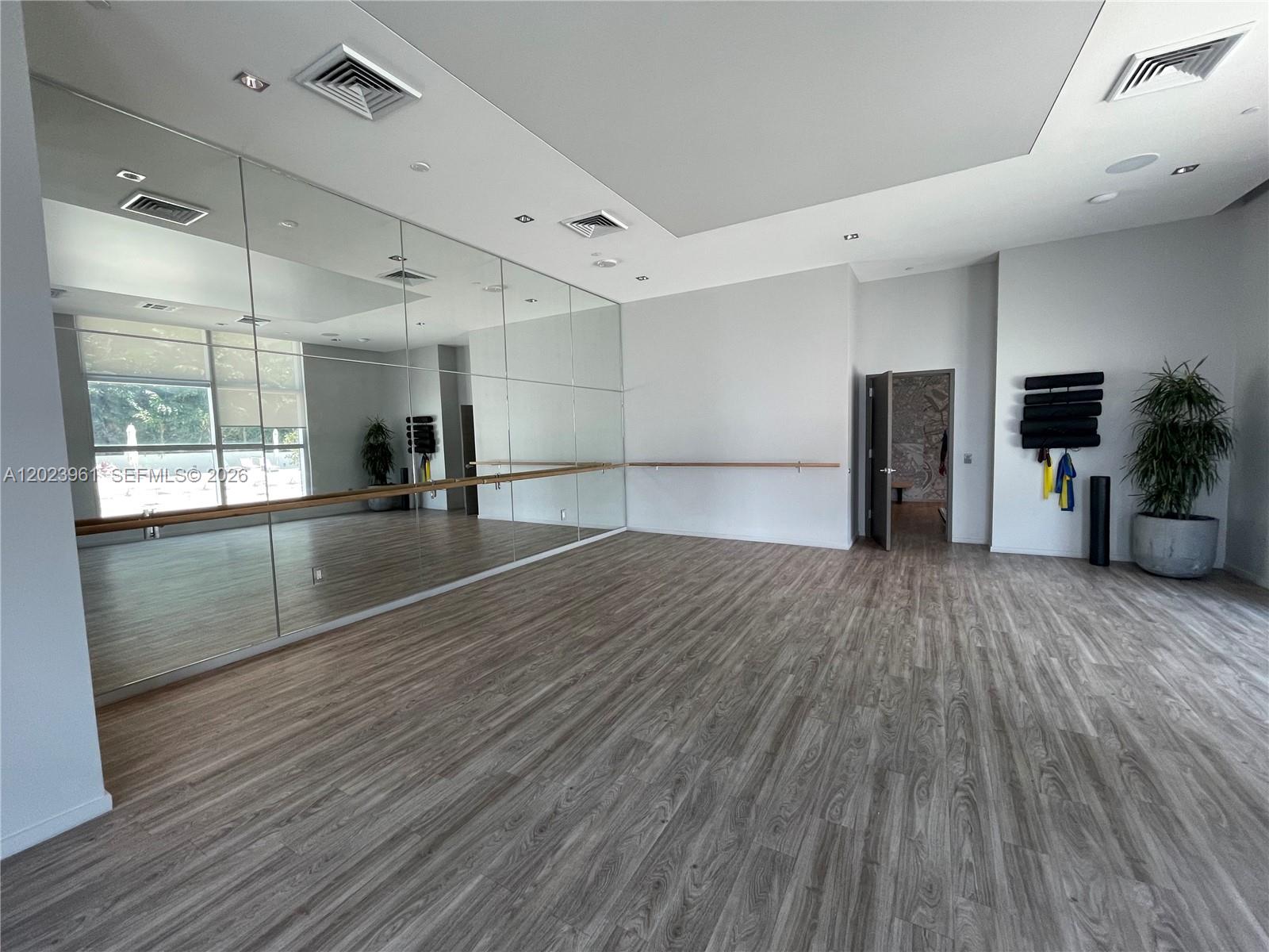 1100 MILLECENTO RESIDENCE - Residential Lease