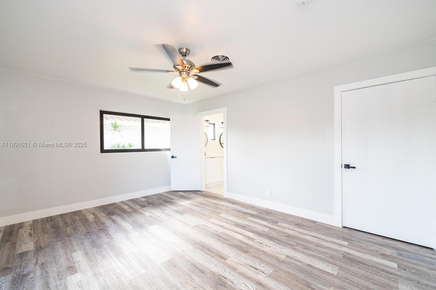 JENADA ISLE - Residential