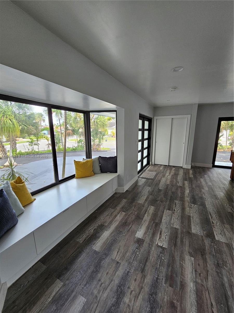 JENADA ISLE - Residential