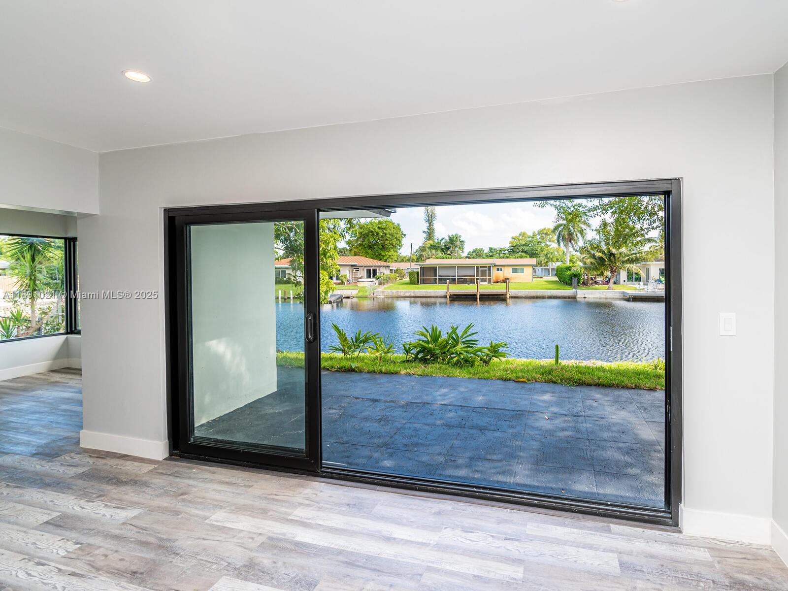 JENADA ISLE - Residential