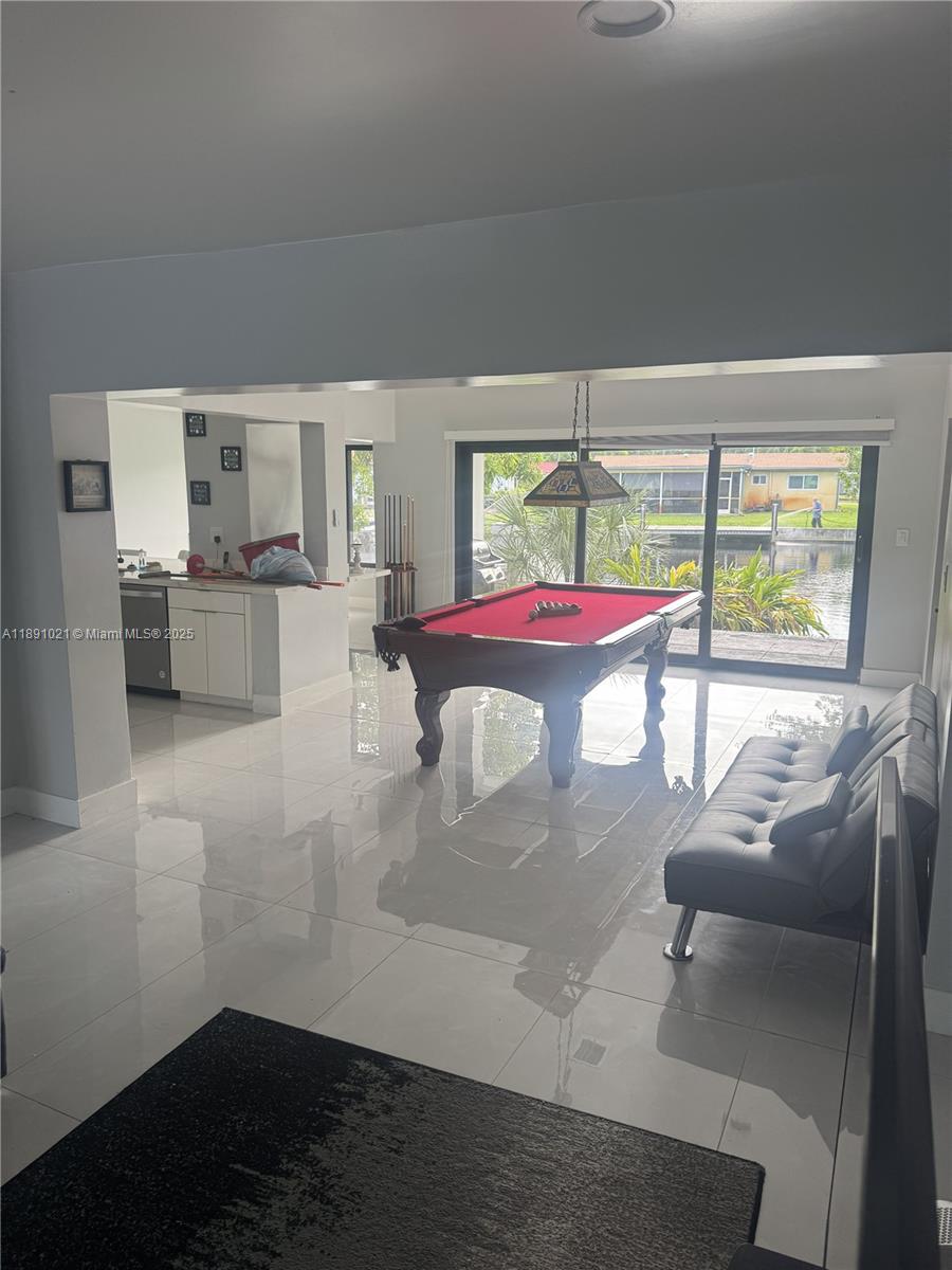 JENADA ISLE - Residential