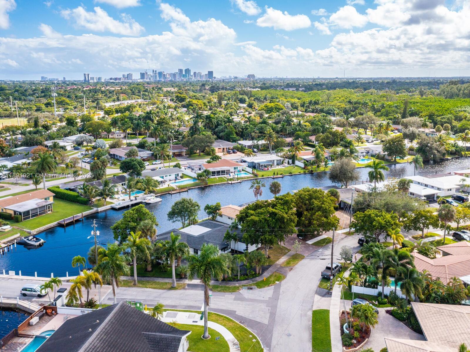 JENADA ISLE - Residential