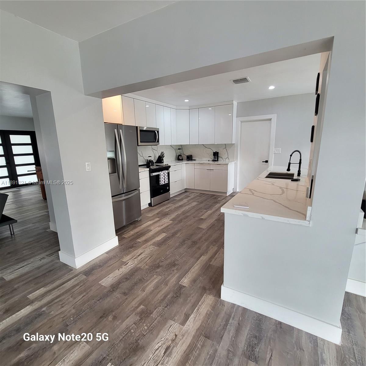 JENADA ISLE - Residential