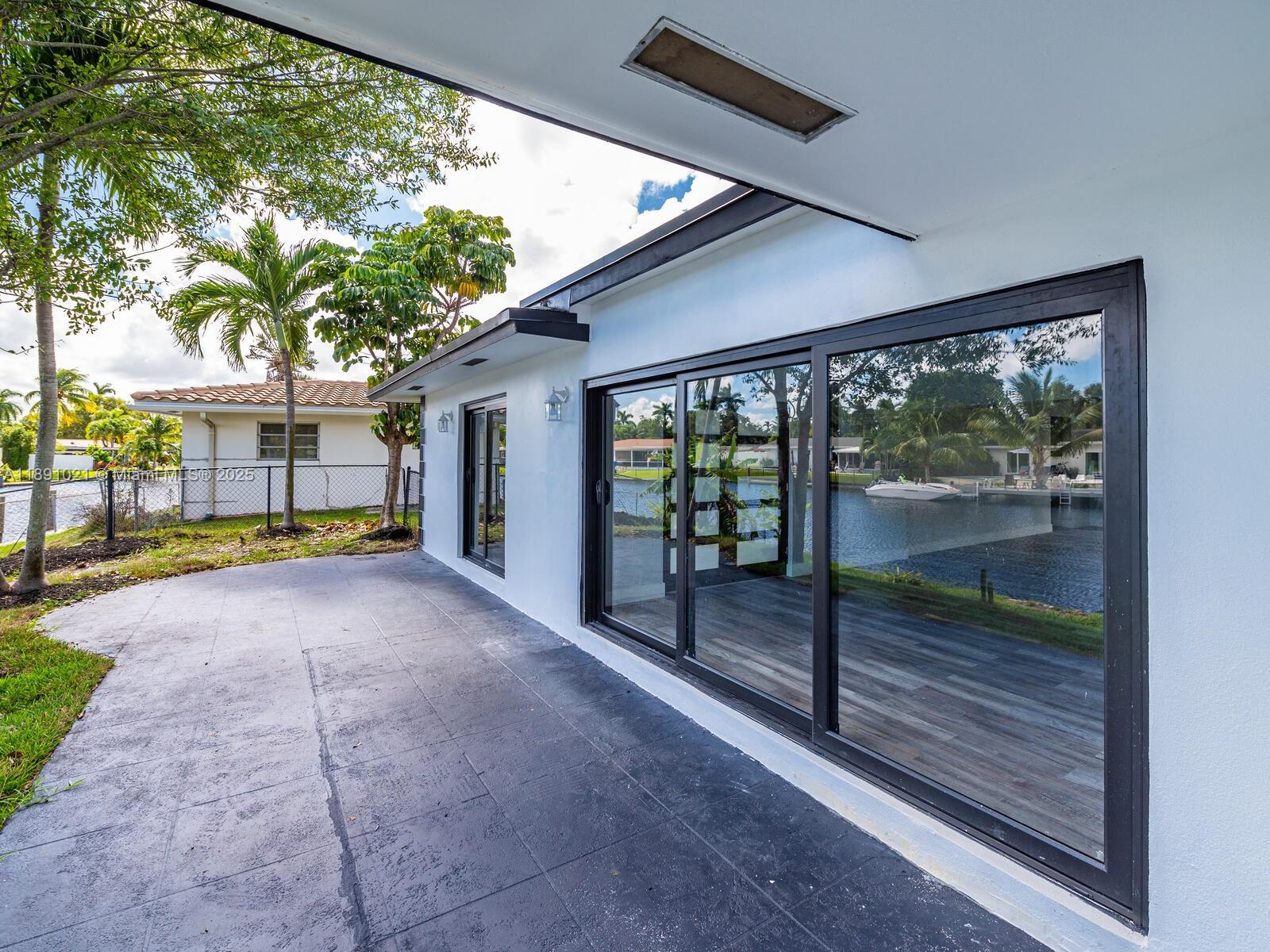 JENADA ISLE - Residential