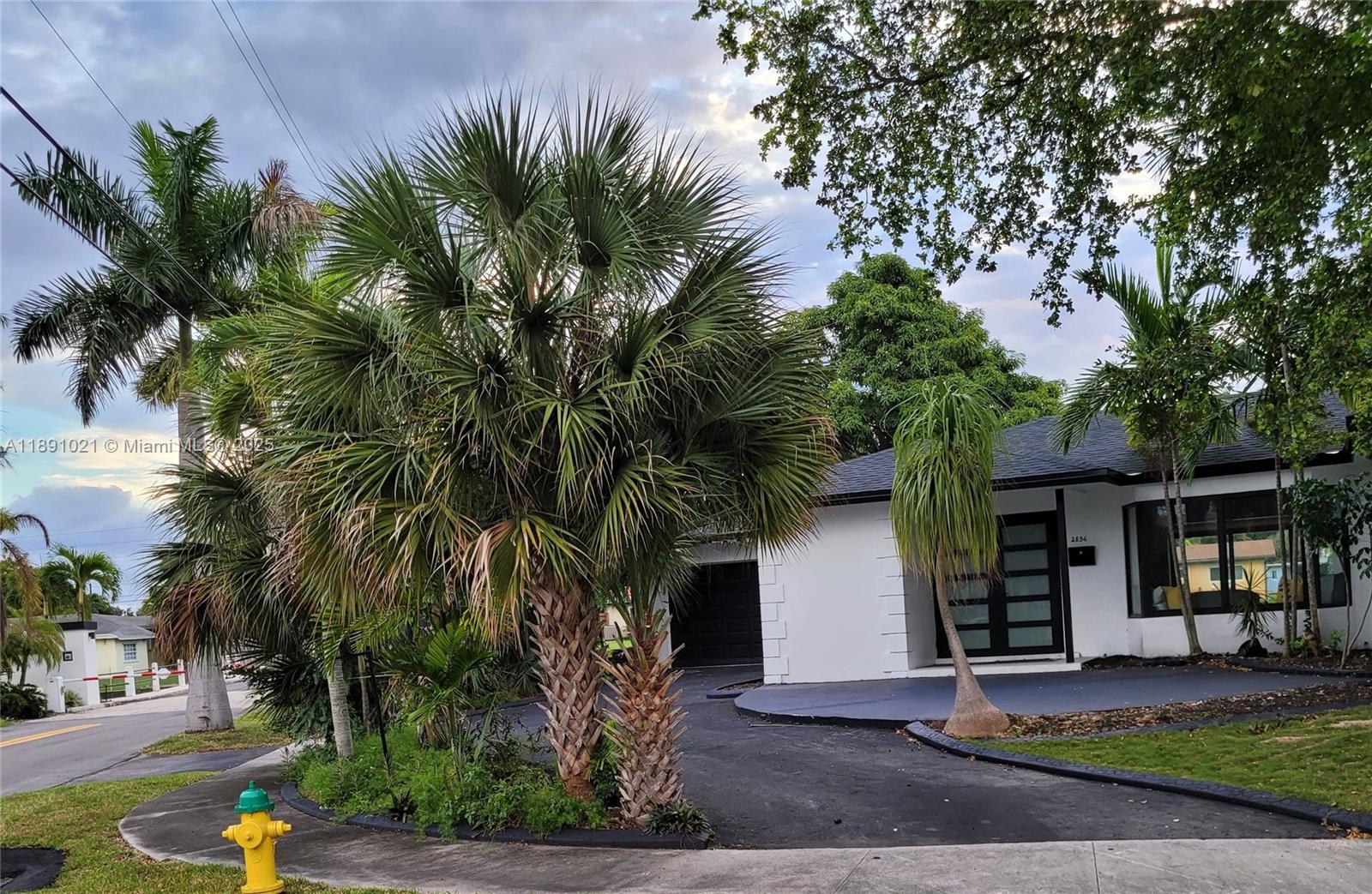 2856 NW 10th Ave