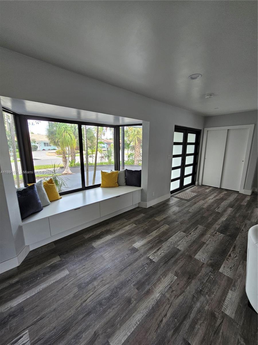 JENADA ISLE - Residential