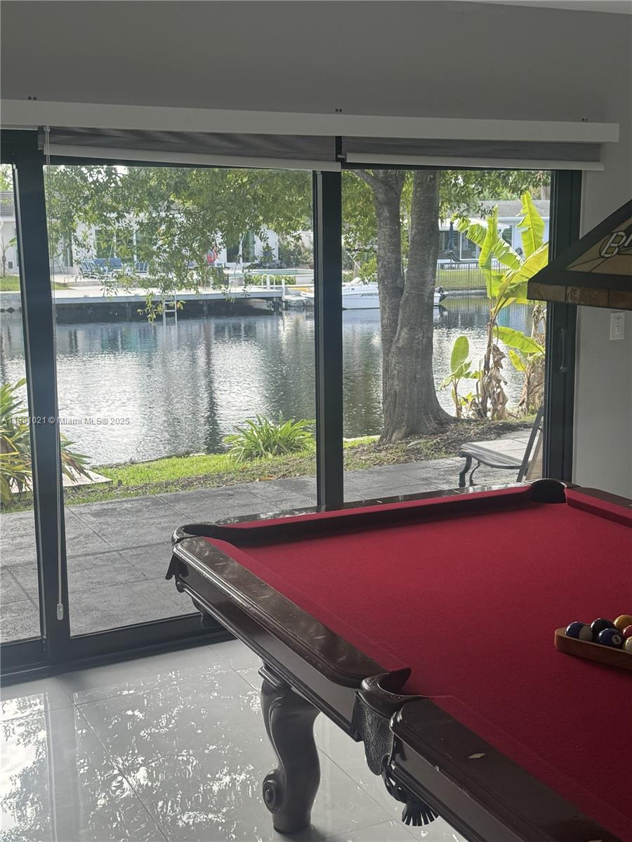 JENADA ISLE - Residential