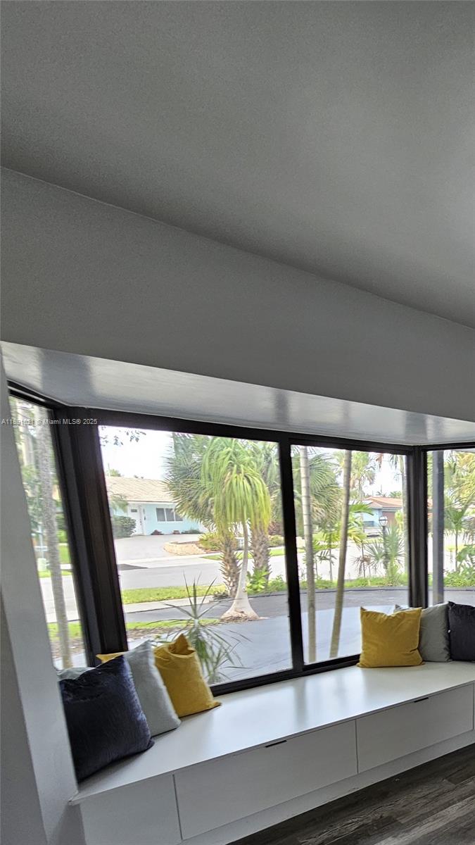 JENADA ISLE - Residential