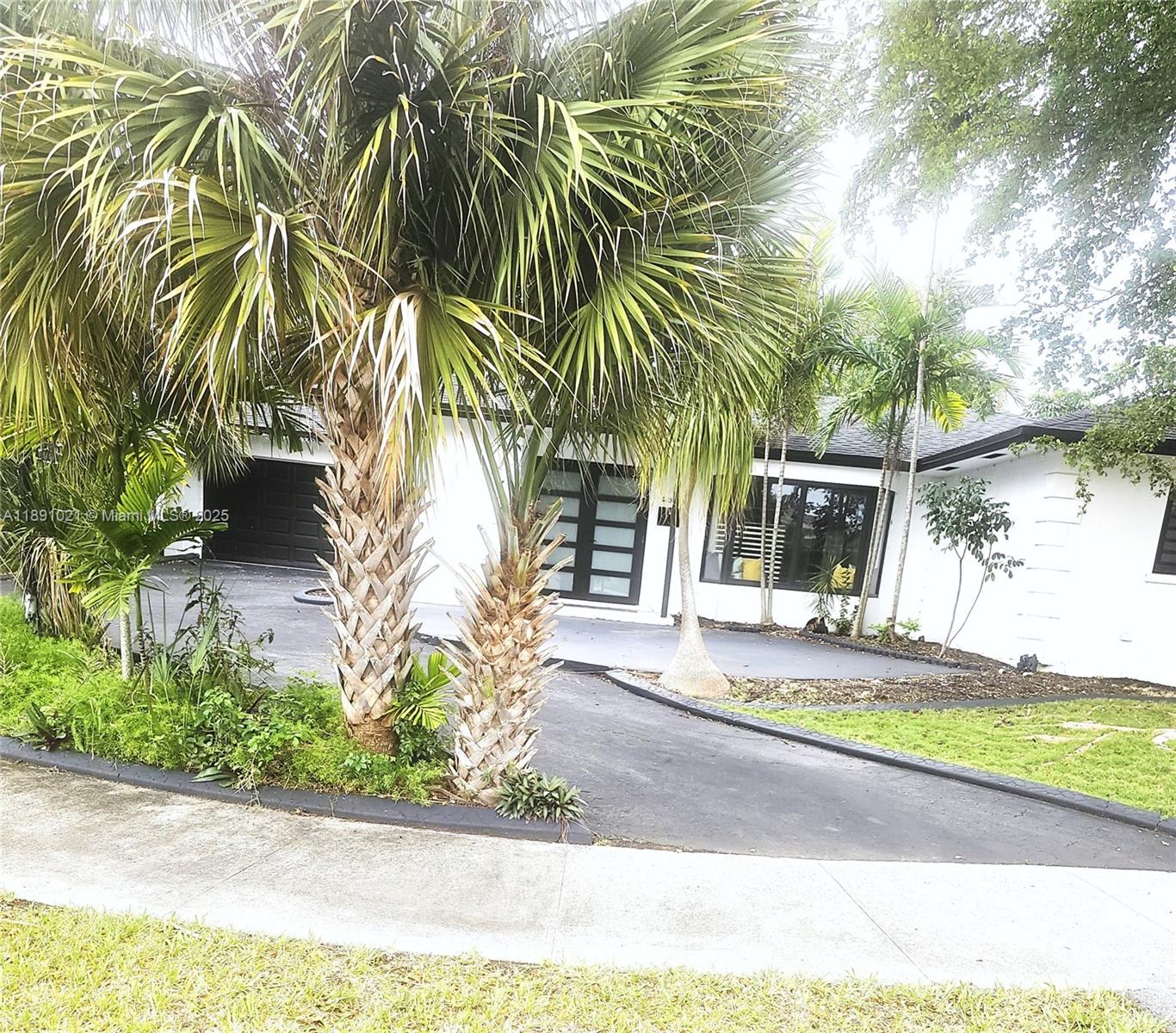 JENADA ISLE - Residential