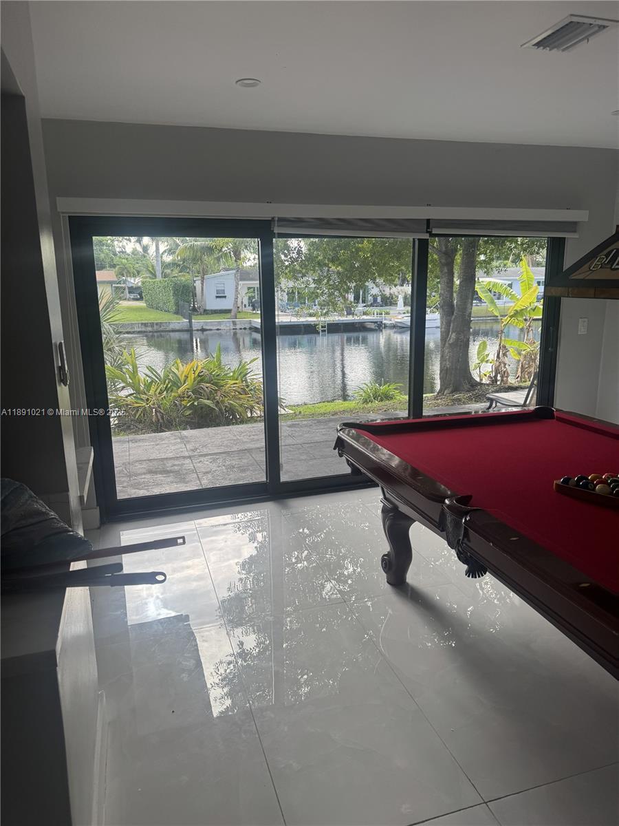 JENADA ISLE - Residential