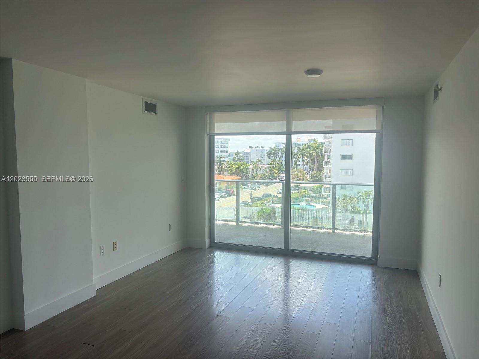 1025 92 St 502