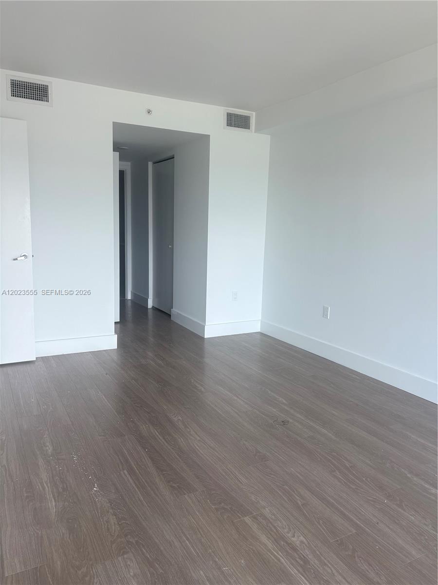 1025 92 St 502