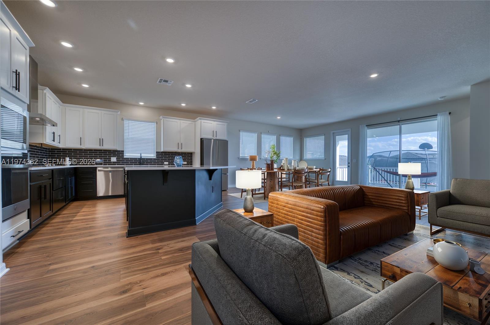 JOHNS LK NORTH - Residential