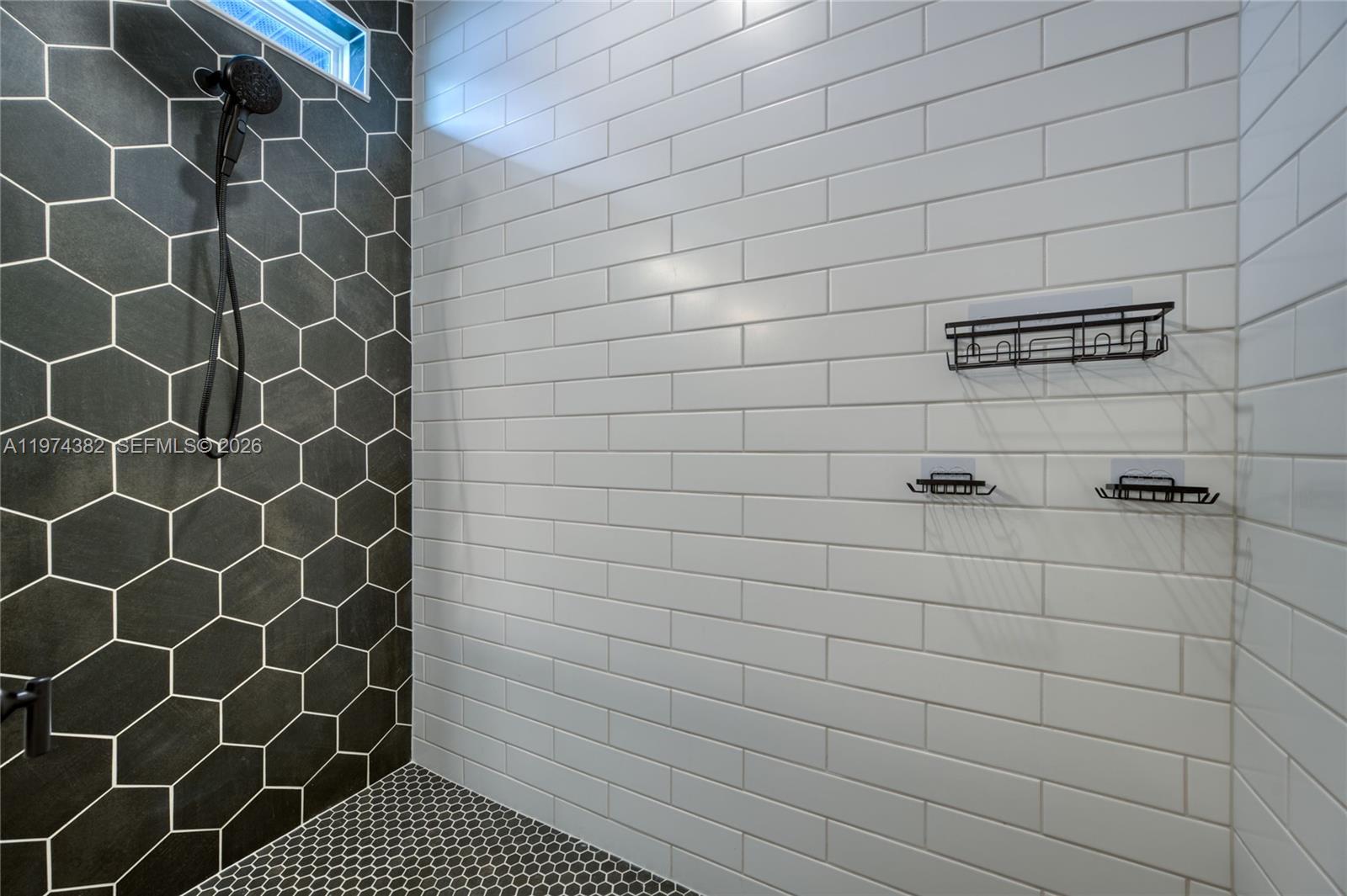 JOHNS LK NORTH - Residential