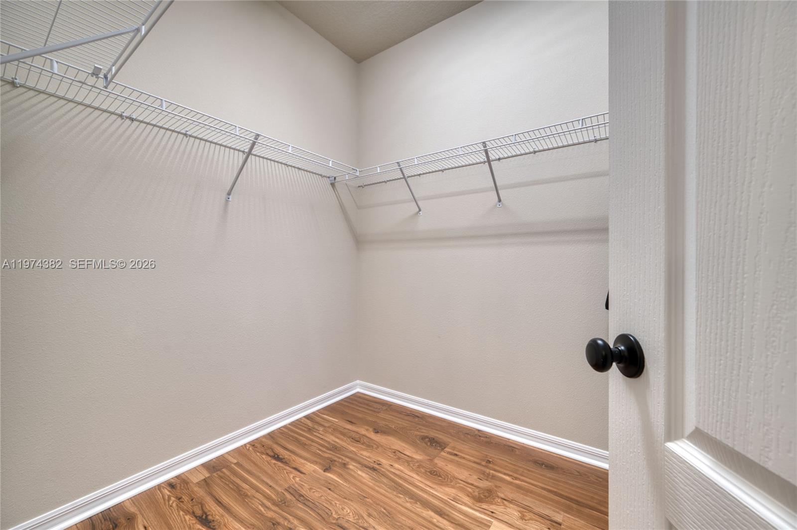 JOHNS LK NORTH - Residential